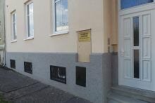 105